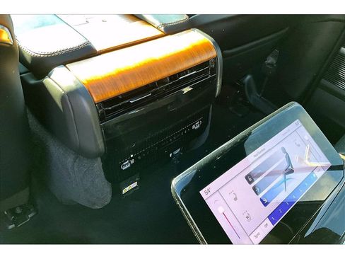 Certified 2024 Jeep Grand Wagoneer L Series III image 32