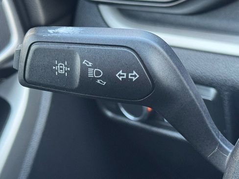 Used 2021 Ford Explorer XLT image 19