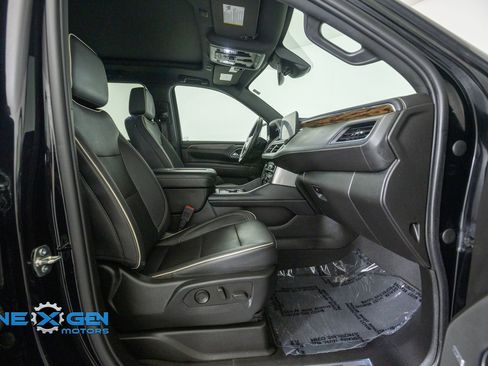 Used 2023 Chevrolet Suburban Premier AWD/4WD image 41