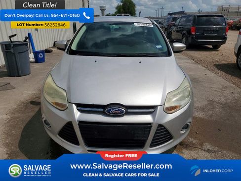 Used 2014 Ford Focus SE w/ SE Sport Package FWD image 7
