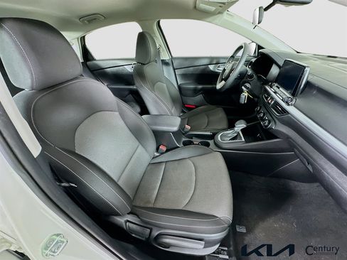 Certified 2023 Kia Forte LXS FWD image 25