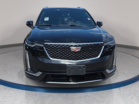Used 2024 Cadillac XT6 Luxury FWD image 2