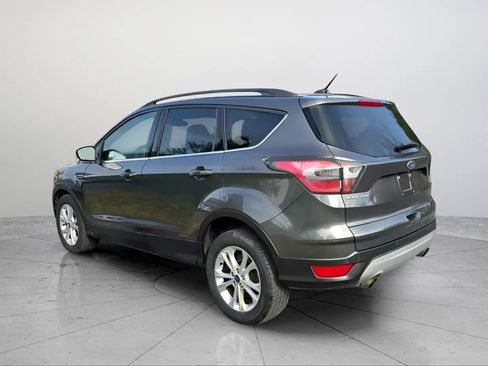 Used 2017 Ford Escape SE w/ Equipment Group 201A image 4