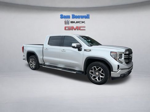 Used 2022 GMC Sierra 1500 SLT w/ X31 Off-Road Package AWD/4WD image 3