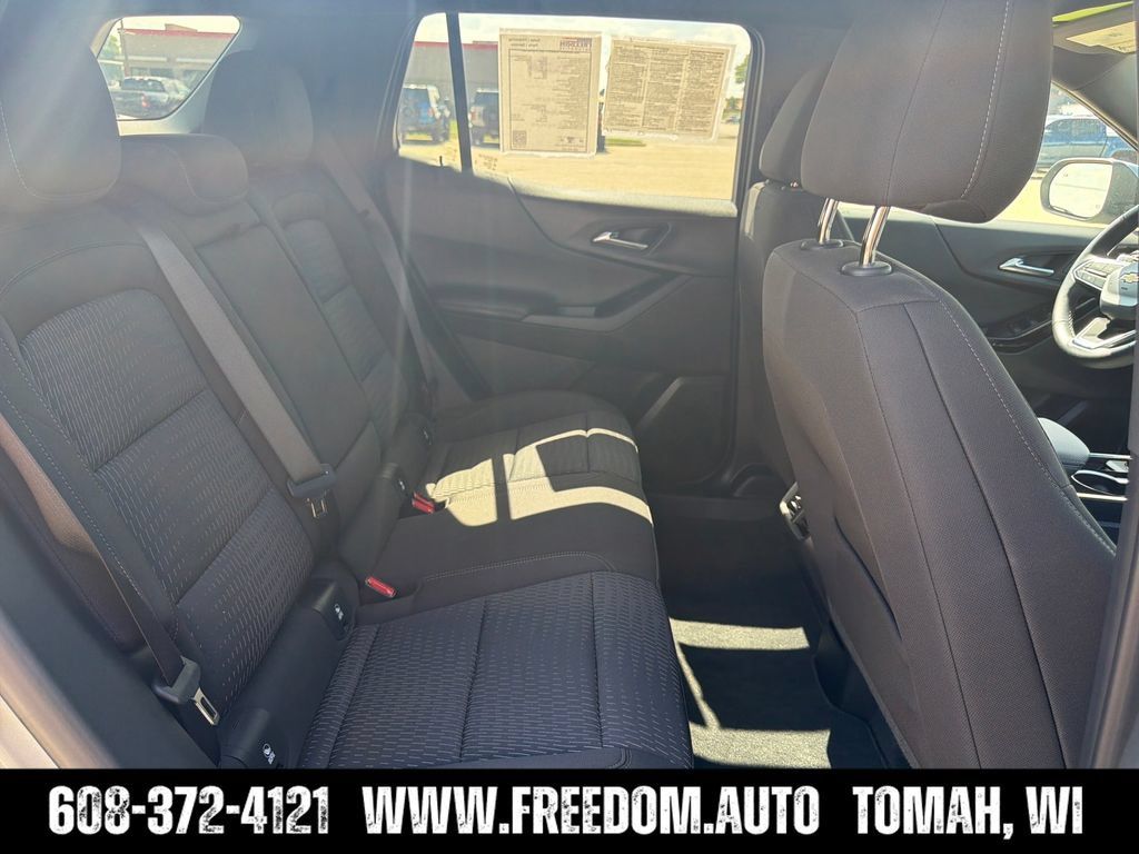 Used 2026 Chevrolet Equinox LT AWD/4WD image 31