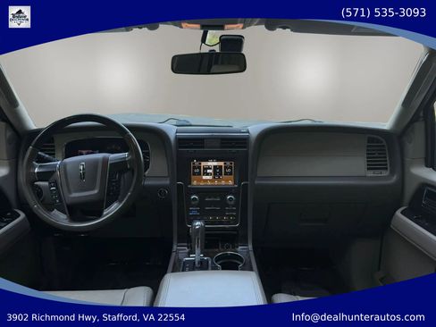 Used 2017 Lincoln Navigator Select AWD/4WD image 28