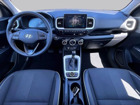 Used 2024 Hyundai Venue Limited FWD image 14