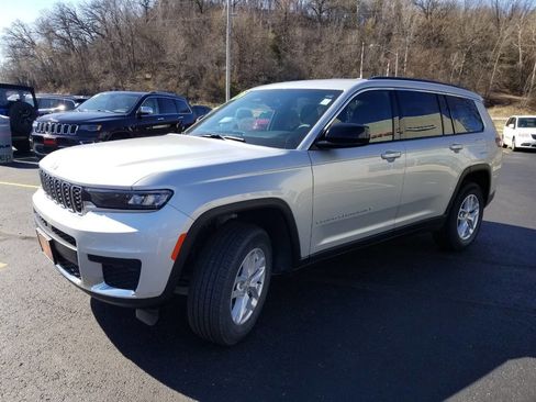 Certified 2024 Jeep Grand Cherokee L Laredo w/ Luxury Tech Group I image 3