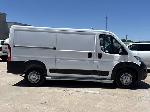 Used 2025 RAM ProMaster 2500 w/ U-Haul Equipment Group FWD image 2