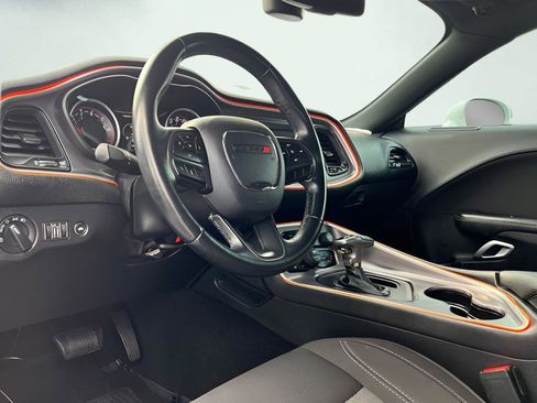 Used 2019 Dodge Challenger SXT RWD image 27