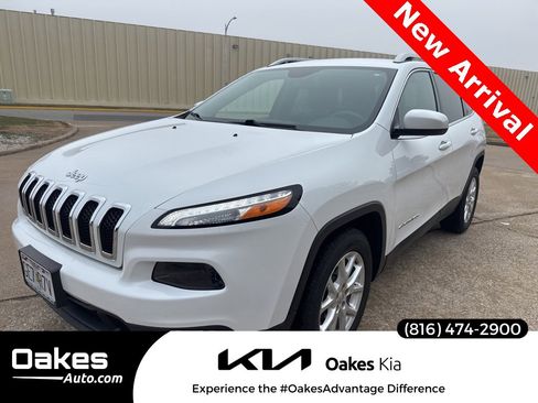 Used 2016 Jeep Cherokee Latitude image 1
