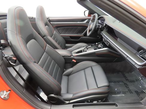 Used 2022 Porsche 911 Turbo image 27