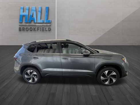 New 2025 Volkswagen Taos SE image 6