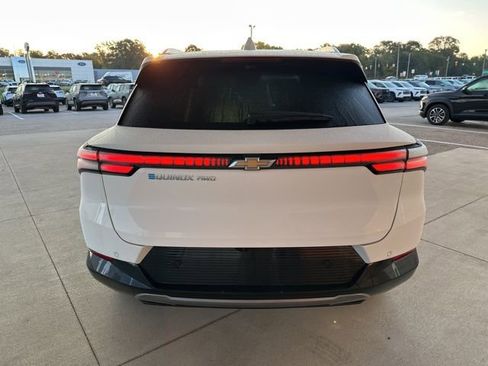 New 2026 Chevrolet Equinox EV LT image 8