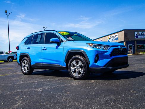 Used 2021 Toyota RAV4 XLE FWD image 9