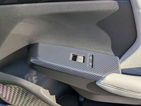 New 2025 Mitsubishi Outlander SE image 34