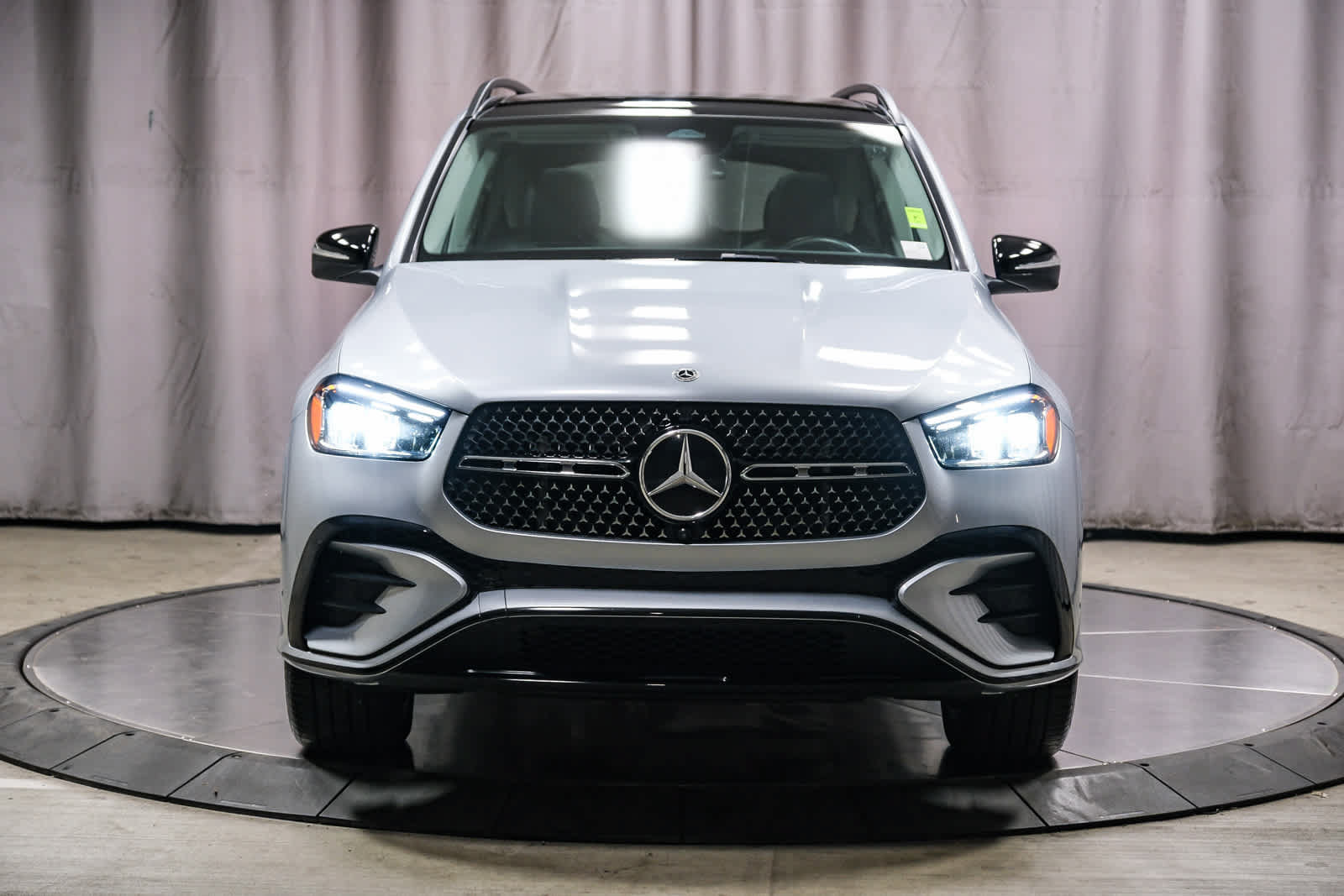 Used 2026 Mercedes-Benz GLE 450e 4MATIC w/ AMG Line Exterior image 6