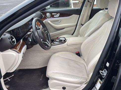 Certified 2019 Mercedes-Benz E 300 4MATIC image 5