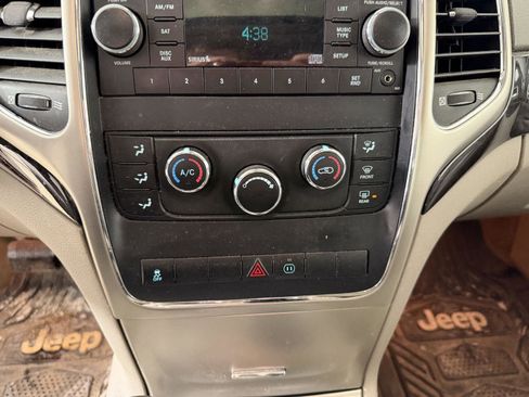 Used 2011 Jeep Grand Cherokee Laredo w/ Security & Convenience Group image 22