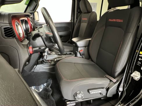 Used 2022 Jeep Wrangler Unlimited Rubicon w/ Cold Weather Group AWD/4WD image 11