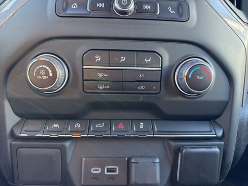 Used 2024 Chevrolet Silverado 1500 Custom image 18