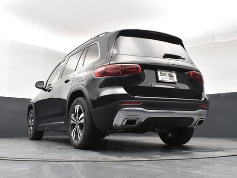 Used 2025 Mercedes-Benz GLB 250 4MATIC image 22