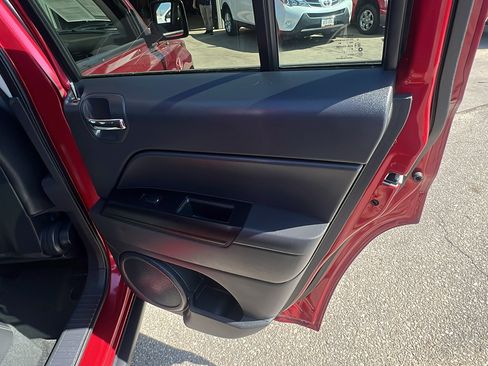 Used 2017 Jeep Patriot High Altitude AWD/4WD image 17