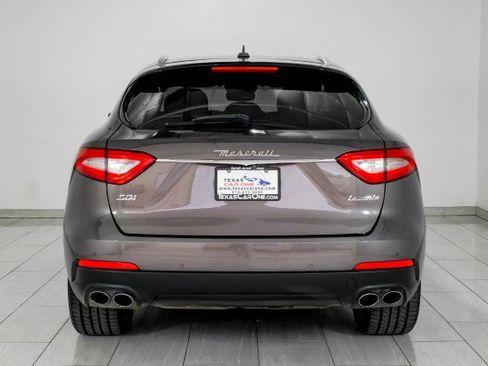 Used 2017 Maserati Levante S image 7