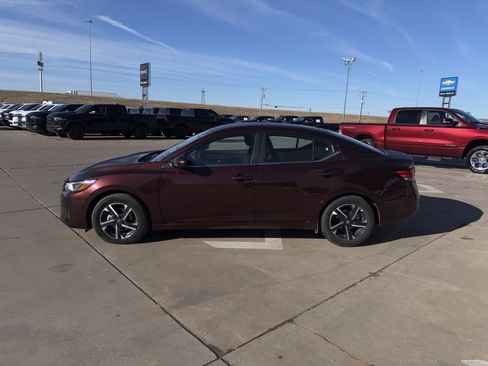 Used 2025 Nissan Sentra SV image 6