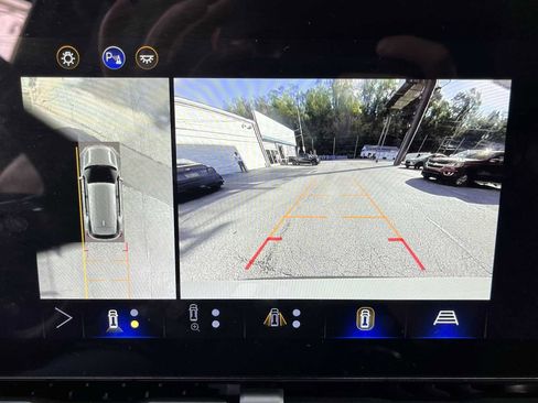 Certified 2025 Chevrolet Equinox ACTIV w/ Safety and Technology Package image 15