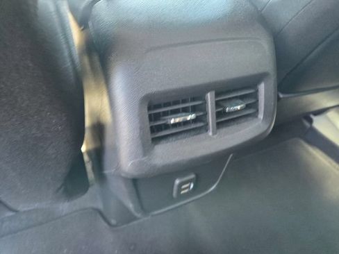 Used 2024 GMC Terrain SLE AWD/4WD image 12