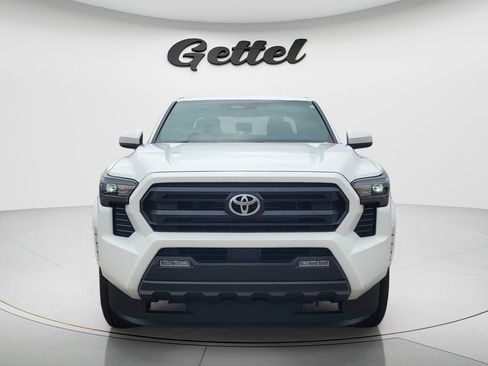 Certified 2025 Toyota Tacoma SR5 RWD image 2