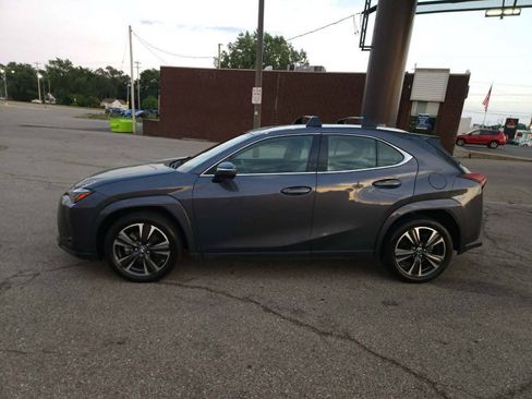 Used 2024 Lexus UX 250h AWD w/ Premium Package image 7