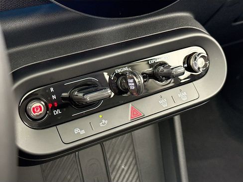 Used 2025 MINI Cooper S FWD image 19