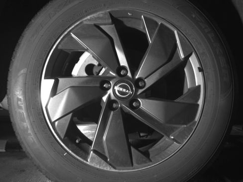 Used 2025 Nissan Rogue SV image 15