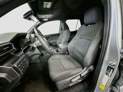 Used 2025 Toyota 4Runner SR5 AWD/4WD image 13