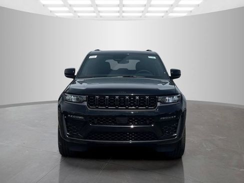 New 2026 Jeep Grand Cherokee Limited AWD/4WD image 2