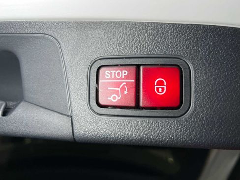 Certified 2023 Mercedes-Benz GLA 250 4MATIC image 18