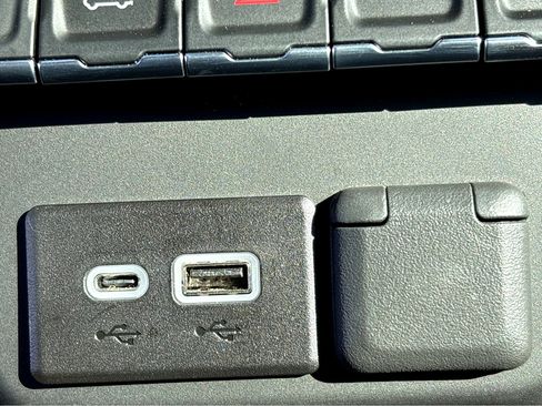 Used 2026 Chevrolet Silverado 1500 Custom image 10