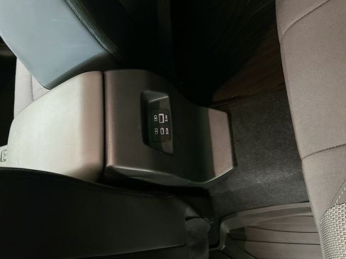 Used 2024 Subaru Crosstrek 2.0i Premium image 28