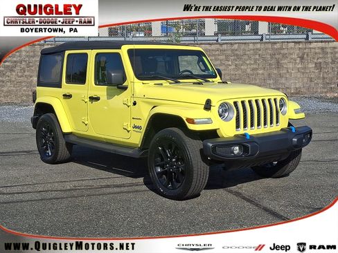 Used 2022 Jeep Wrangler 4WD Unlimited Sahara w/ Cold Weather Group image 1