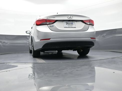 Used 2015 Hyundai Elantra SE w/ Option Group 03 FWD image 30