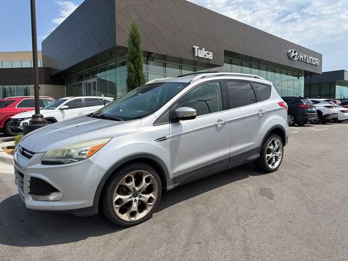 Used 2013 Ford Escape Titanium FWD image 2
