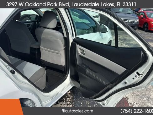Used 2018 Toyota Corolla LE FWD image 28
