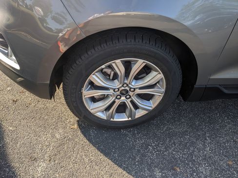 Used 2024 Ford Edge Titanium image 12