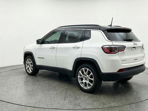 Used 2025 Jeep Compass Limited AWD/4WD image 6