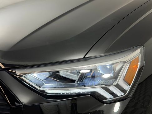 Used 2025 Audi Q3 2.0T Premium Plus w/ Premium Plus Package AWD/4WD image 12