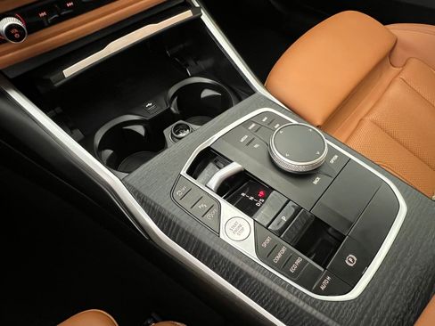 Used 2025 BMW 330i xDrive Sedan w/ Premium Package AWD/4WD image 19