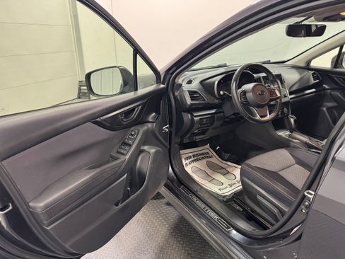 Used 2018 Subaru Crosstrek 2.0i Premium image 3