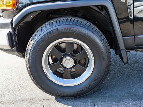 Used 2007 Toyota FJ Cruiser 4WD image 25